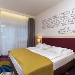 Standard Zimmer mit Kingsize-Bett